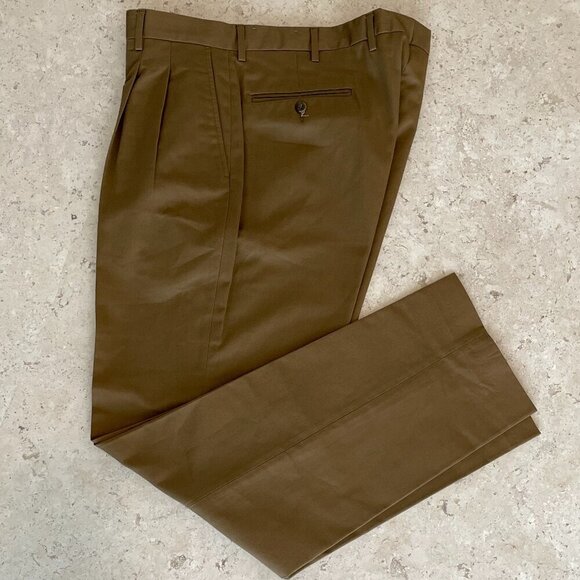 Eddie Bauer Men's Pleated Front Pants Brown, Size 36x32 NWOT - Picture 1 of 7